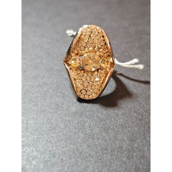 **Final Sale** Rose gold tone oval rhinestone ring - Picture 1 of 10